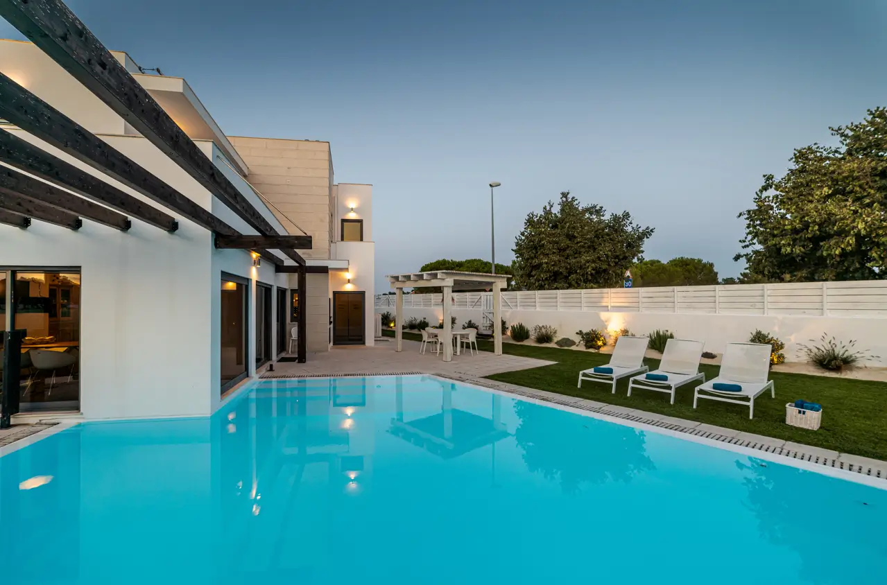 Swimming pool construction in Dubai